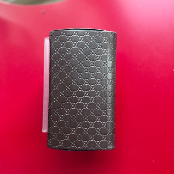 Gucci Authentic Glass Case That Converts To An Envelope Great Cond - Picture 9 of 9